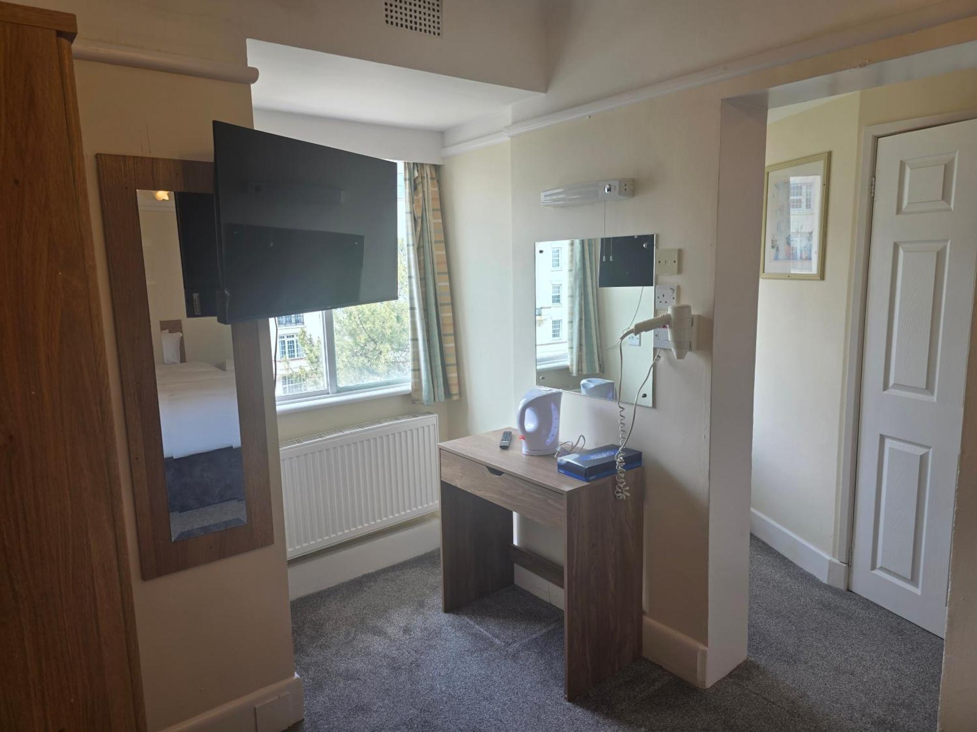 Belvilla Russel Court Hotel Bournemouth Central ภายนอก รูปภาพ